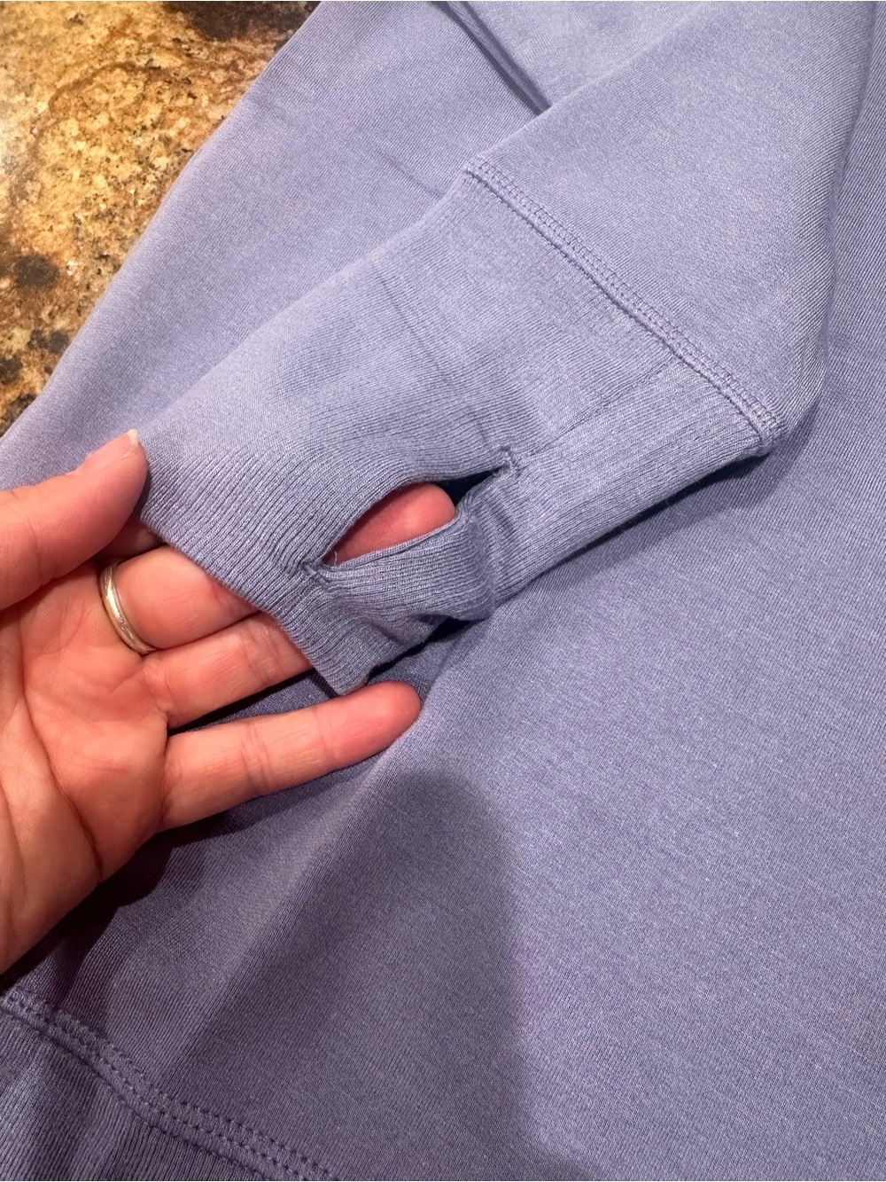 Athleta Coaster Luxe Sweatshirt in solid lavender #athletic #loungewear
#relaxed - Picture 5 of 9